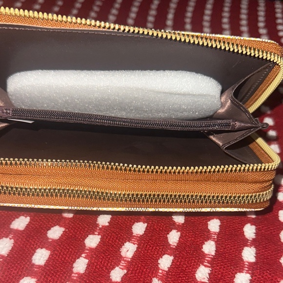 Geometric Patterned Wallet - Picture 2 of 3